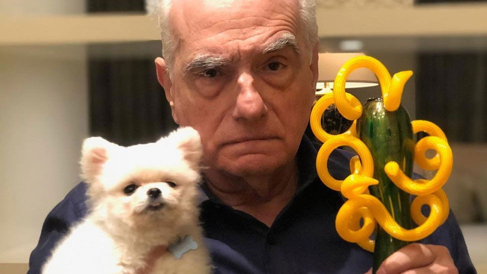 Copertina di The Irishman non vince niente agli Oscar: l'esilarante foto di Scorsese