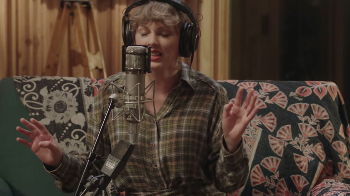 Copertina di Taylor Swift arriva su Disney+ con Folklore: The Long Pond Studio Sessions