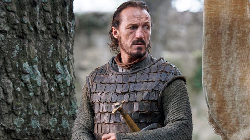 Copertina di Il maestro del conio Jerome Flynn al lavoro su una criptovaluta per vegani