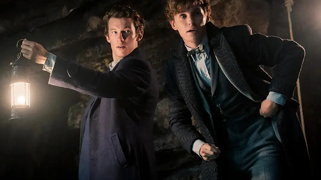 Copertina di Newt e Theseus Scamander fanno squadra nella nuova foto ufficiale di Animali Fantastici – I segreti di Silente