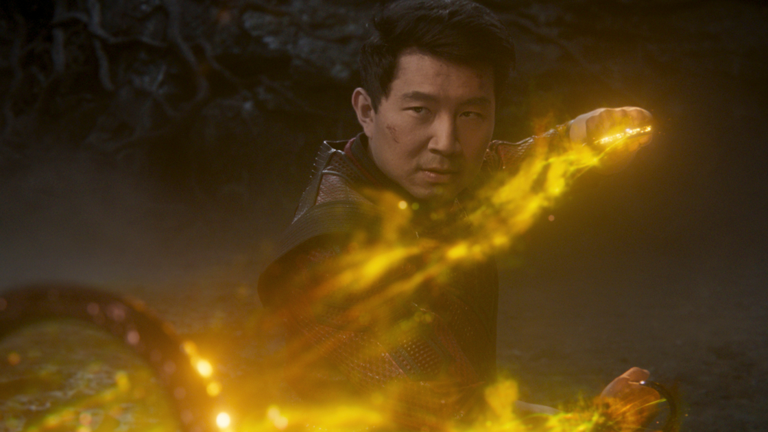 Copertina di Shang-Chi è connesso a Hulk, Doctor Strange e... Matrix: i sorprendenti camei del nuovo trailer