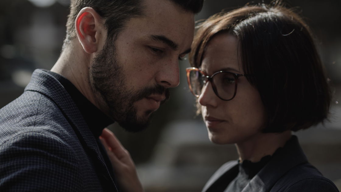 Copertina di Come finisce Suburbia Killer? Le risposte alle (tante) domande della serie Netflix e i quesiti irrisolti