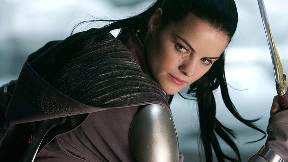 Copertina di Sia lode agli dei: Jaimie Alexander tornerà come Lady Sif in Thor: Love and Thunder
