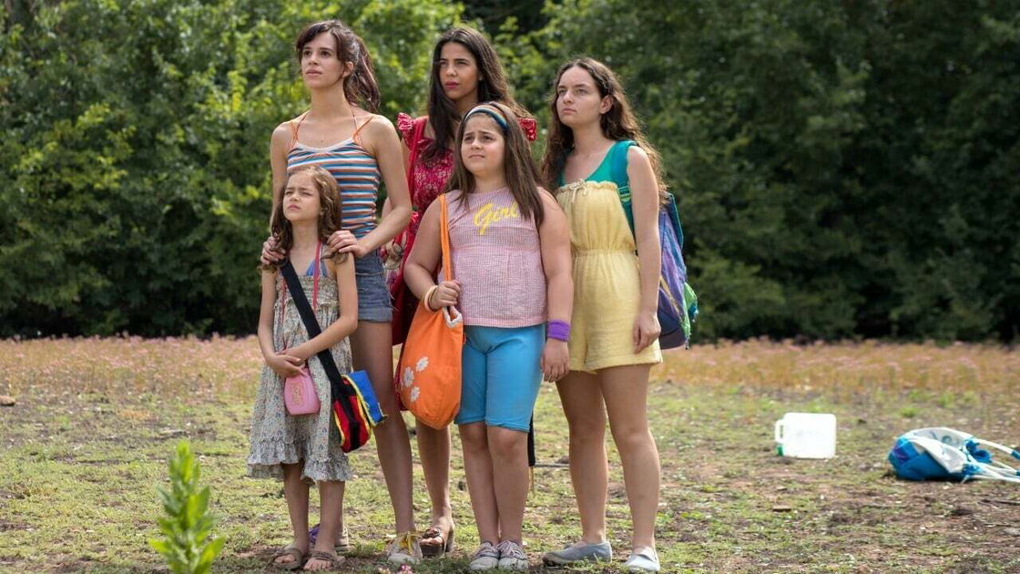 Copertina di Le sorelle Macaluso di Emma Dante: trailer, trama e cast del film a Venezia 77