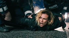 Copertina di Oltre la notte, la recensione: Diane Kruger cerca vendetta ma il film non è alla sua altezza