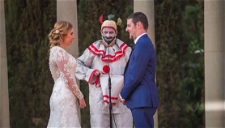 Copertina di American Horror Story, una coppia si fa sposare da Twisty il Clown