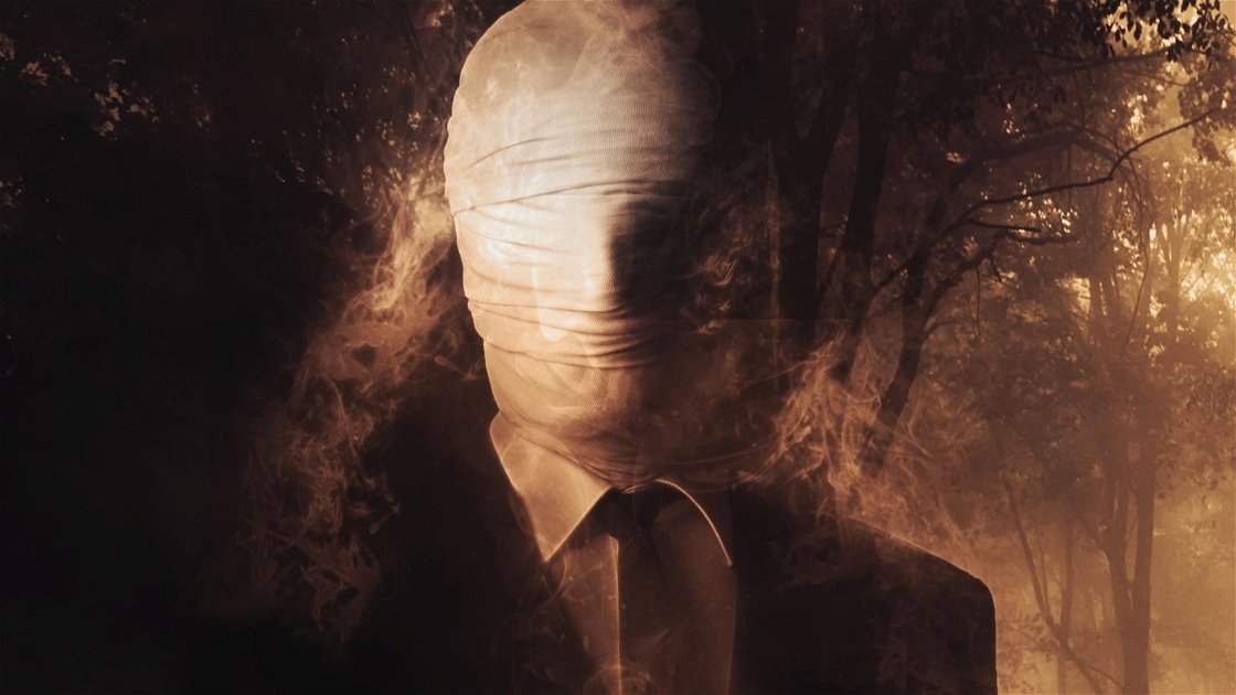 Copertina di Slender Man e la spettacolarizzazione della tragedia: le polemiche attorno al film creepypasta e le sue scene cancellate