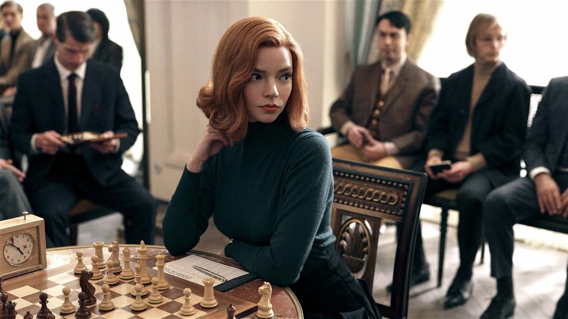 Copertina di La regina degli scacchi: il trailer della serie Netflix dedicata a Beth Harmon