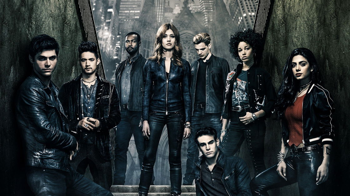 Copertina di Shadowhunters: la produzione si fa beffe della campagna per salvare la serie (e i fan non sono contenti)