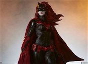 Copertina di Batwoman, la spettacolare statua in edizione limitata dell'eroina di Gotham
