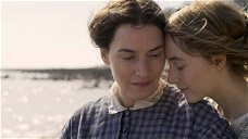 Copertina di Ammonite, Kate Winslet e Saoirse Ronan sono amanti nel primo trailer