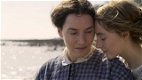 Ammonite, Kate Winslet e Saoirse Ronan sono amanti nel primo trailer