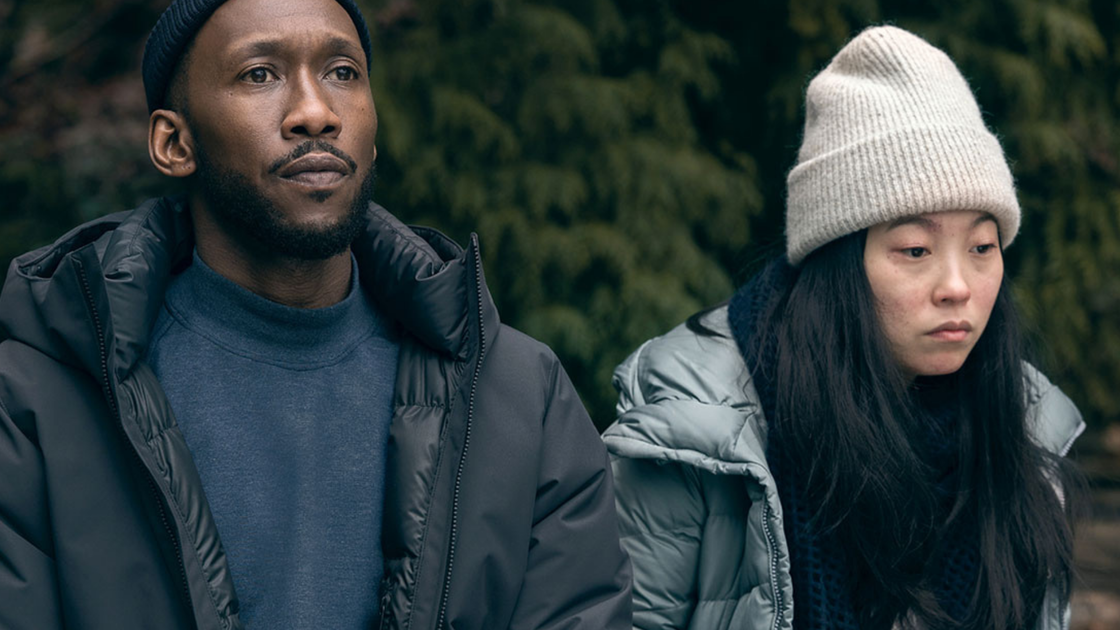Copertina di Il canto del cigno (Swan Song), la recensione: Mahershala Ali al suo meglio nello struggente film di Apple TV+