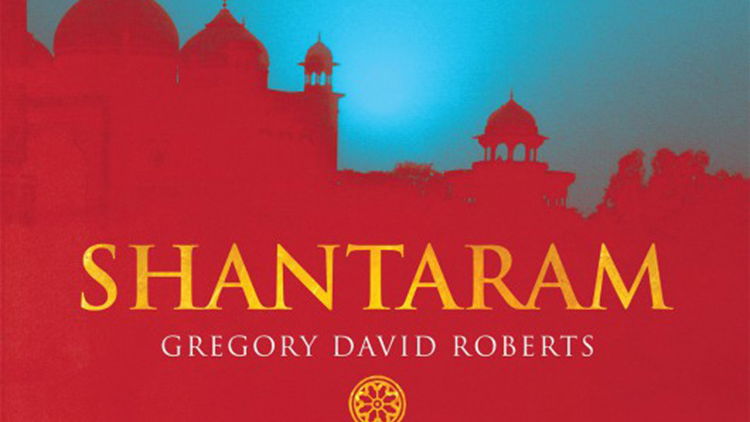 Copertina di Shantaram: il romanzo di Gregory David Roberts diventerà una serie TV