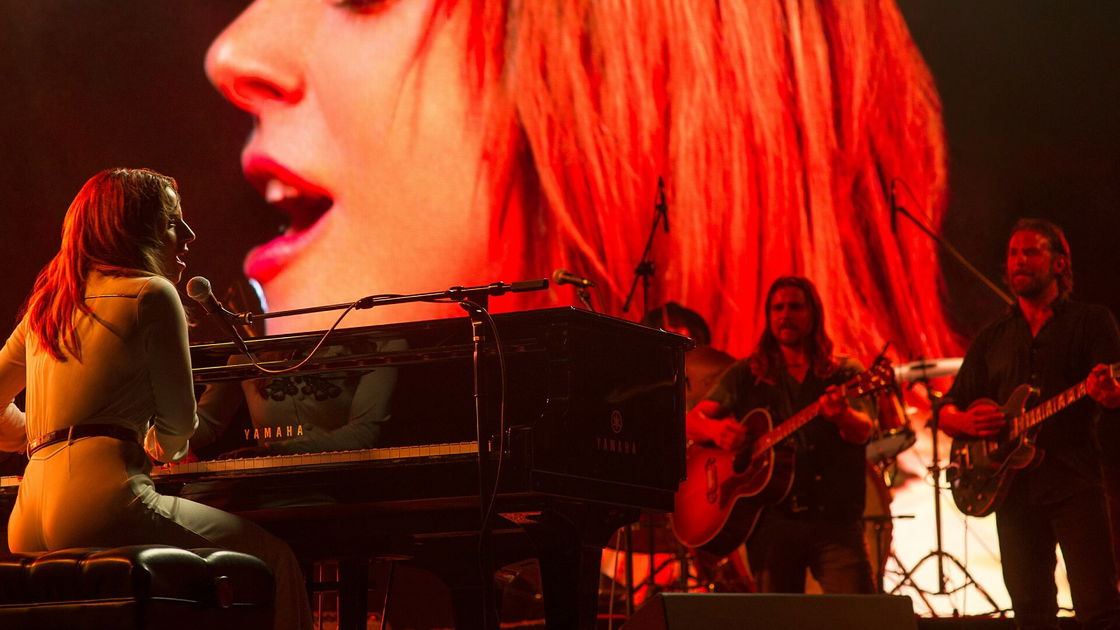 Copertina di A Star is Born: il trailer del film con Bradley Cooper e Lady Gaga