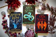 Portada de Shadow and Bone: la guía de los libros del Grishaverse, en la que se basa la serie de Netflix
