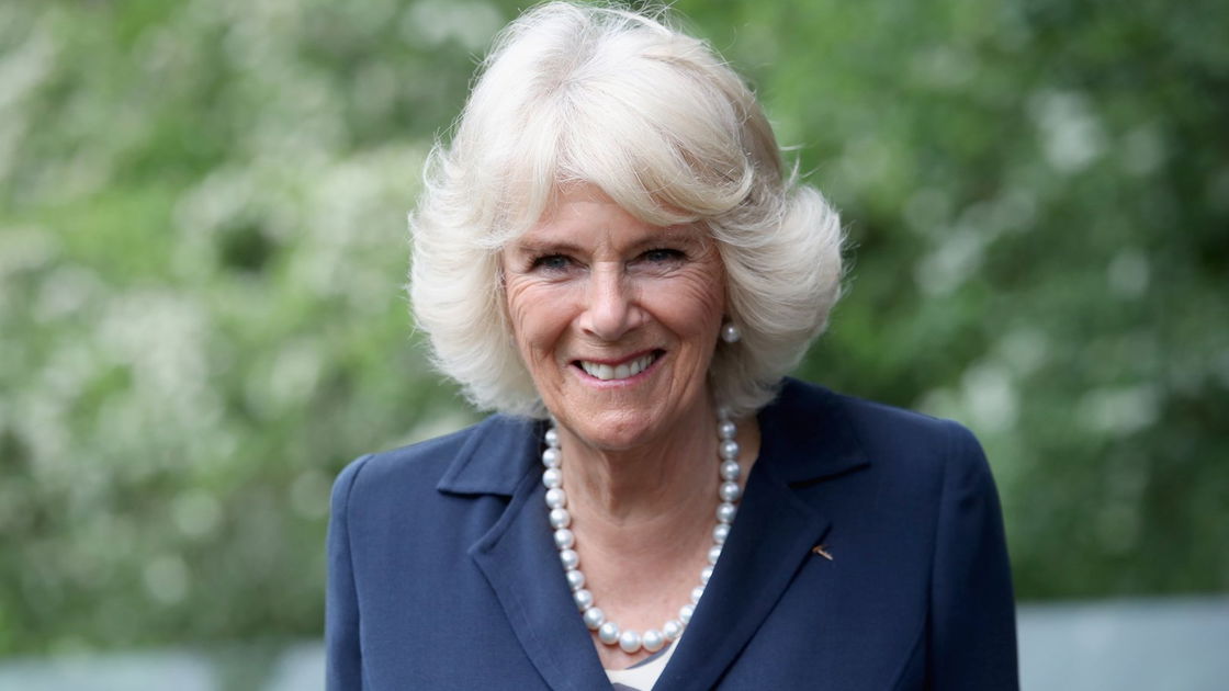 Copertina di Avventure paranomali per Camilla Parker-Bowles, tra fantasmi e spettri