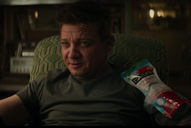 Copertina di Hawkeye: le easter egg e i riferimenti al MCU del quarto episodio