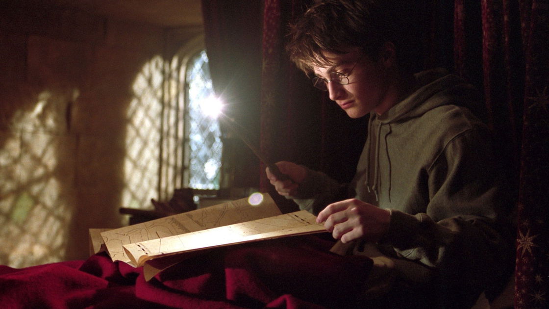 Copertina di La mascherina ispirata alla Mappa del Malandrino di Harry Potter