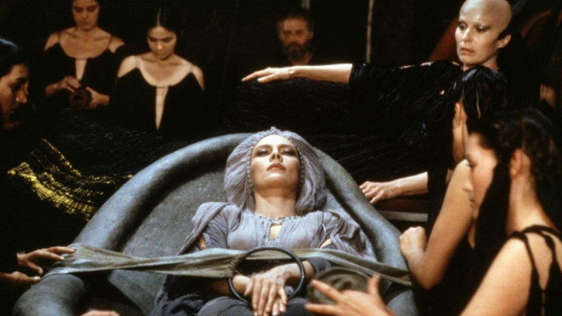 Copertina di Dune 2, il film procede ma la serie TV The Sisterhood perde lo showrunner