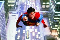 Copertina di Il mantello di Superman di Christopher Reeve venduto all'asta a un prezzo record