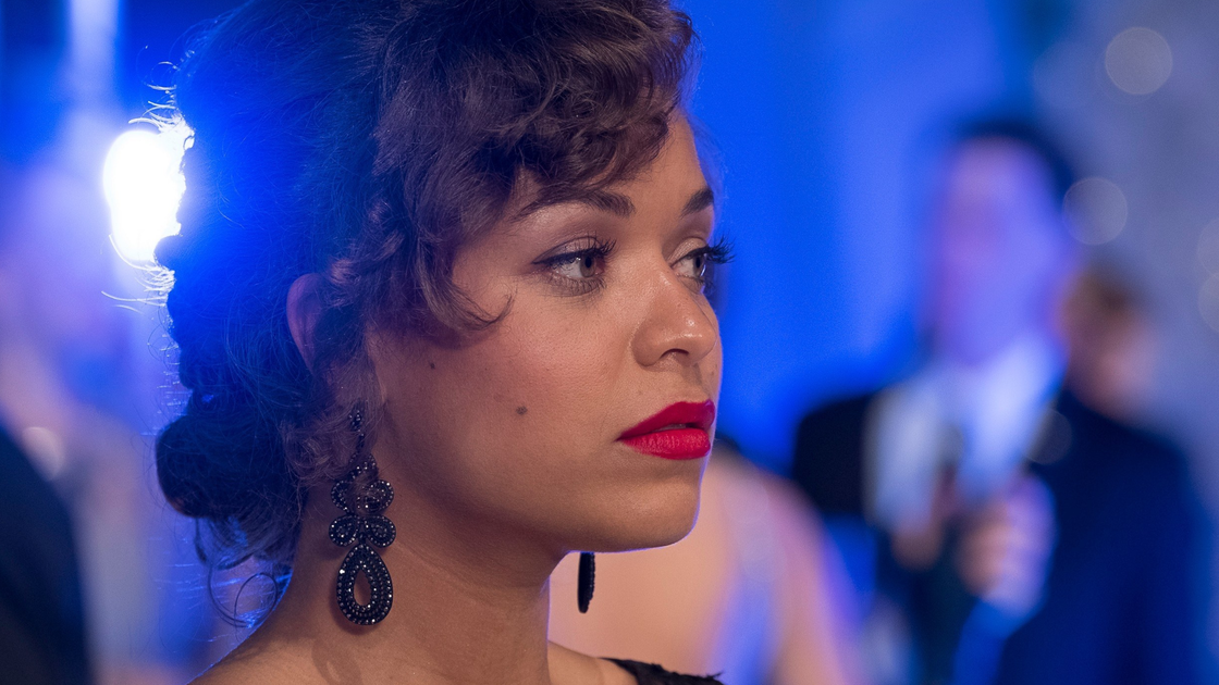 Copertina di Antonia Thomas lascia The Good Doctor: il perché dietro l'addio a Claire