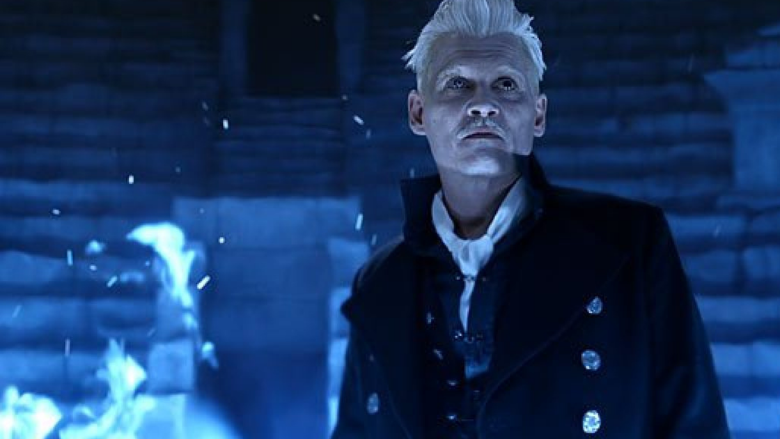 Copertina di Animali Fantastici 3 slitta al 2022 mentre si cerca il sostituto di Johnny Depp nel ruolo di Grindelwald