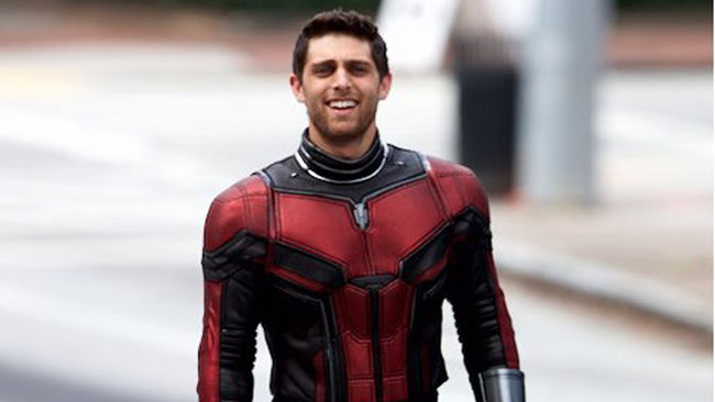 Copertina di Ant-Man & The Wasp: lo stuntman con protesi nelle foto dal set diventa l'idolo del web