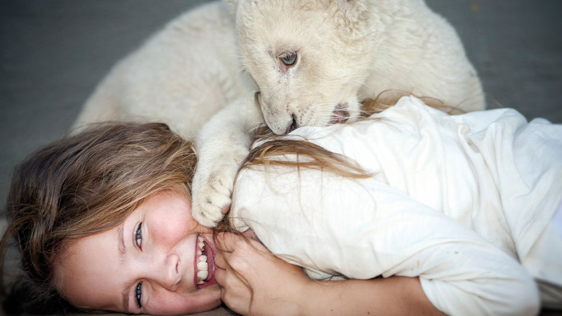 Το εξώφυλλο του Mia and the white lion προβάλλεται απόψε σε πρώτη προβολή στο Rai 1