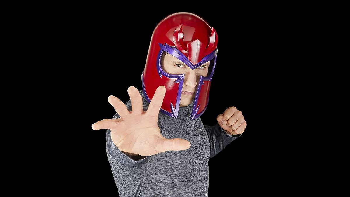 Hasbro lancia il casco indossabile di Magneto da X-Men '97
