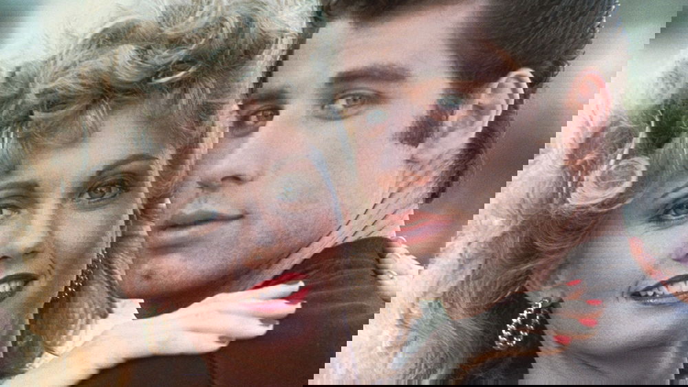 Copertina di John Travolta e Olivia Newton-John di nuovo nei panni dei protagonisti di Grease