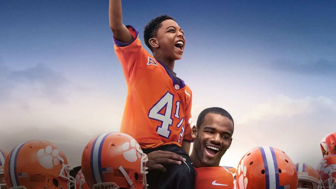 Copertina di Safety: Sempre al tuo fianco, trailer, trama e cast del film Disney