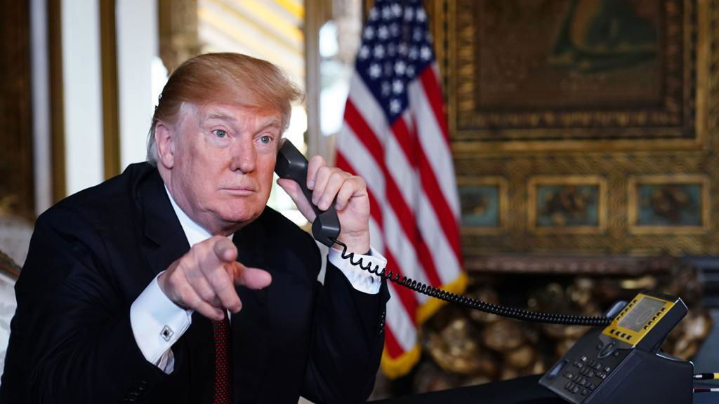 Copertina di Trump dichiara lo stato di emergenza nazionale: Huawei (e non solo) nella lista nera degli USA