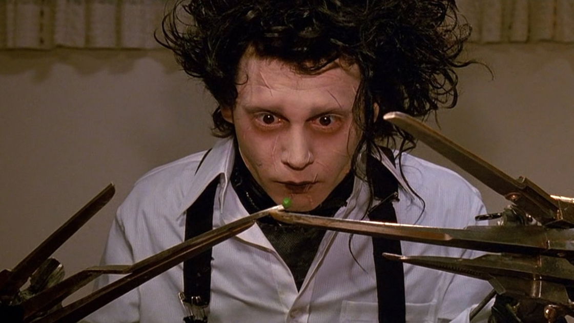 Copertina di Edward mani di forbice, significato e temi della favola nera di Tim Burton