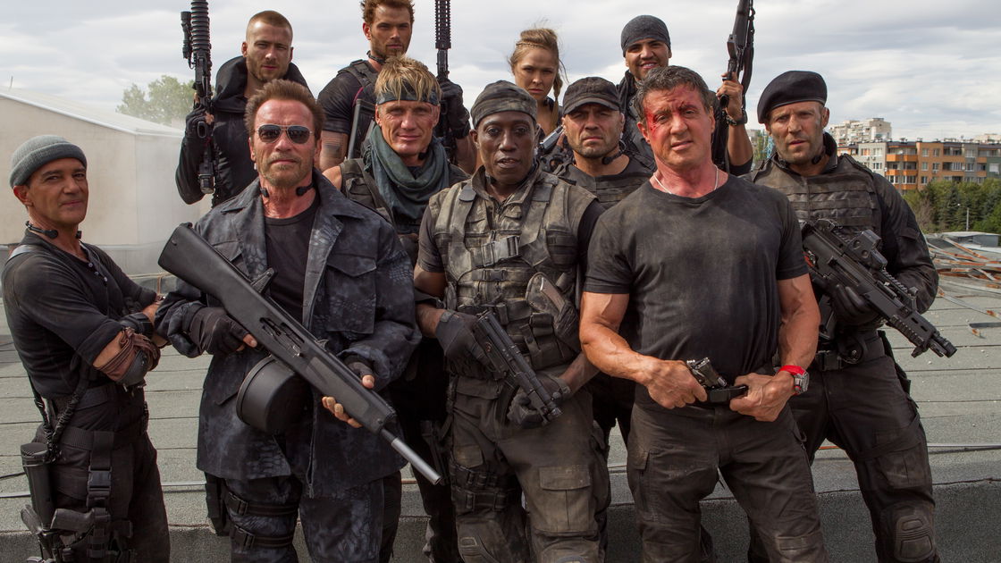 Copertina di I mercenari 3: gli attori di un cast all star, da Stallone a Ford