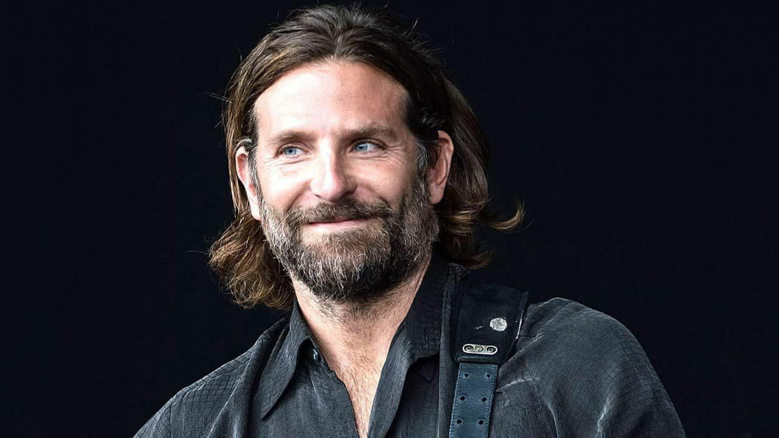 Copertina di Bradley Cooper: "Will Arnett mi ha salvato dalle droghe"