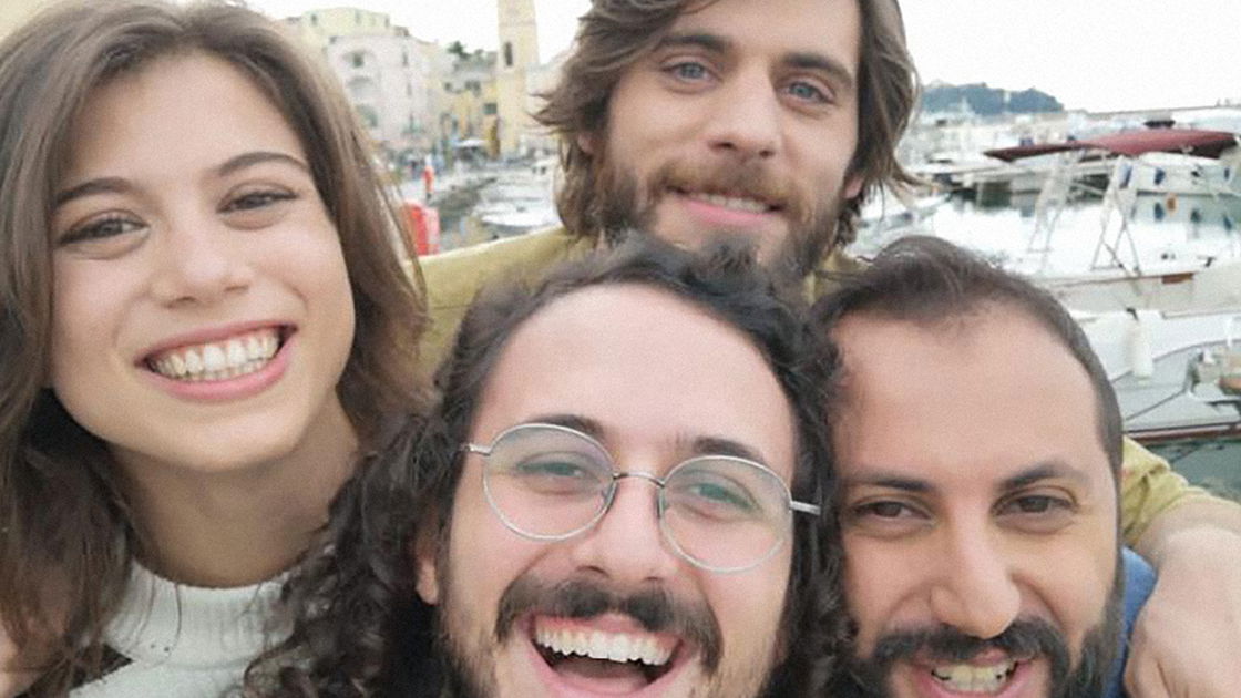 Copertina di Generazione 56K, la serie Netflix realizzata in collaborazione con The Jackal