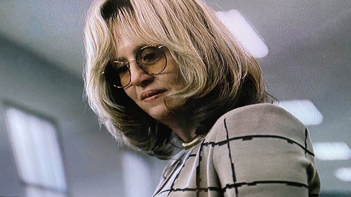 Copertina di American Crime Story: Impeachment, iniziano i lavori: la prima foto di Sarah Paulson e il punto della situazione