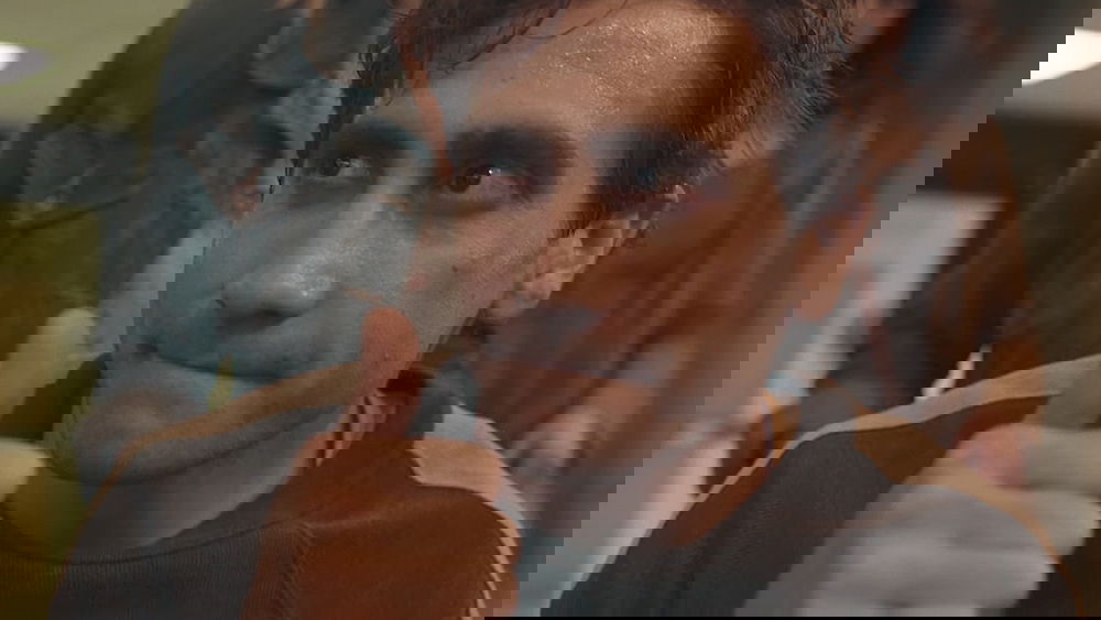 Copertina di Stronger, la recensione: Jake Gyllenhaal e lo scomodo mito dell'errore americano