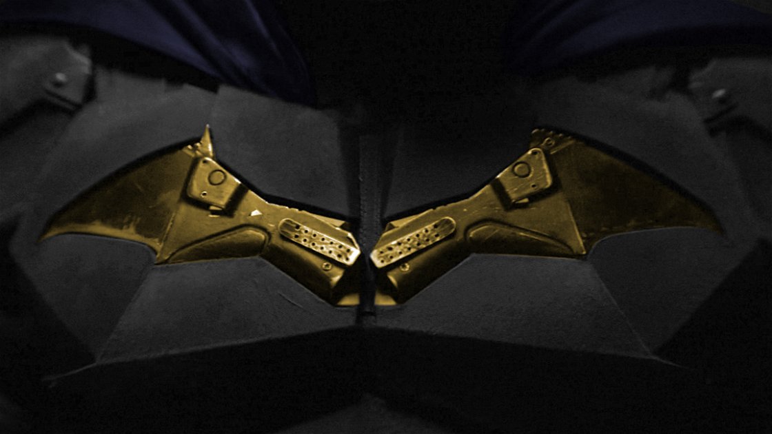 Copertina di The Batman, le teoria dei fan secondo cui il logo sulla Batsuit è l'arma di Joe Chill
