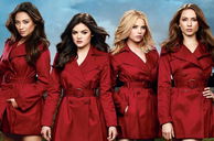 Copertina di Pretty Little Liars: in arrivo il reboot dal creatore di Riverdale
