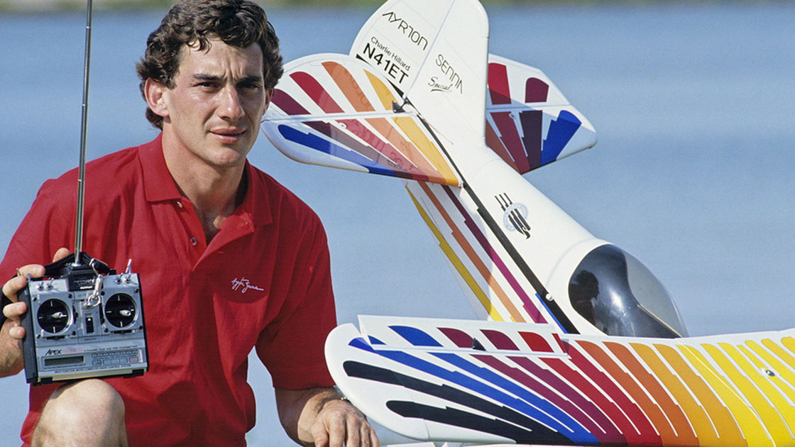 Copertina di La vita di Ayrton Senna diventa una mini-serie Netflix