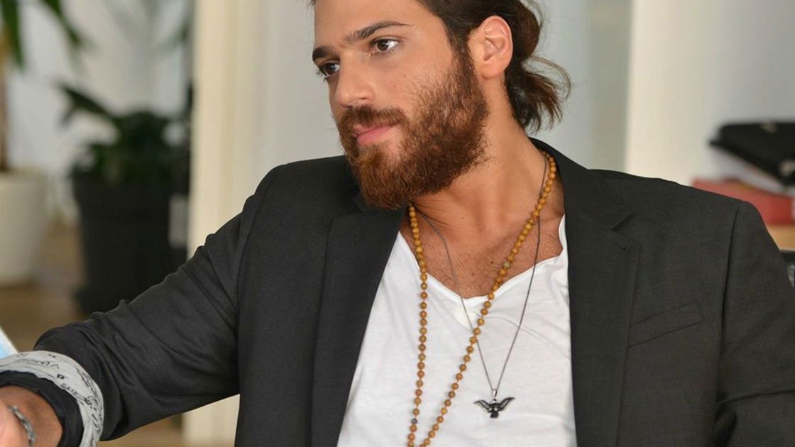Copertina di Can Yaman nel finale di Che Dio ci aiuti 6: quale sarà il suo ruolo?