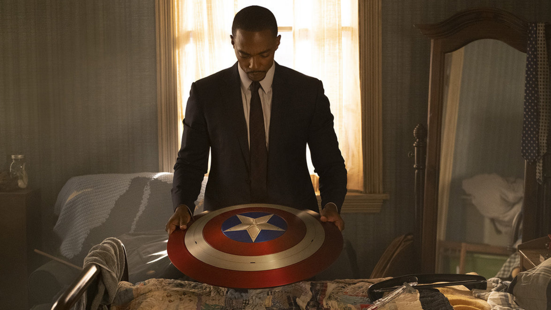 Copertina di The Falcon and the Winter Soldier: Anthony Mackie, Kevin Feige e Chris Evans parlano di Sam Wilson e dello scudo di Cap
