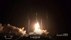 Copertina di Starlink, lanciati e posizionati i primi 60 satelliti di Elon Musk