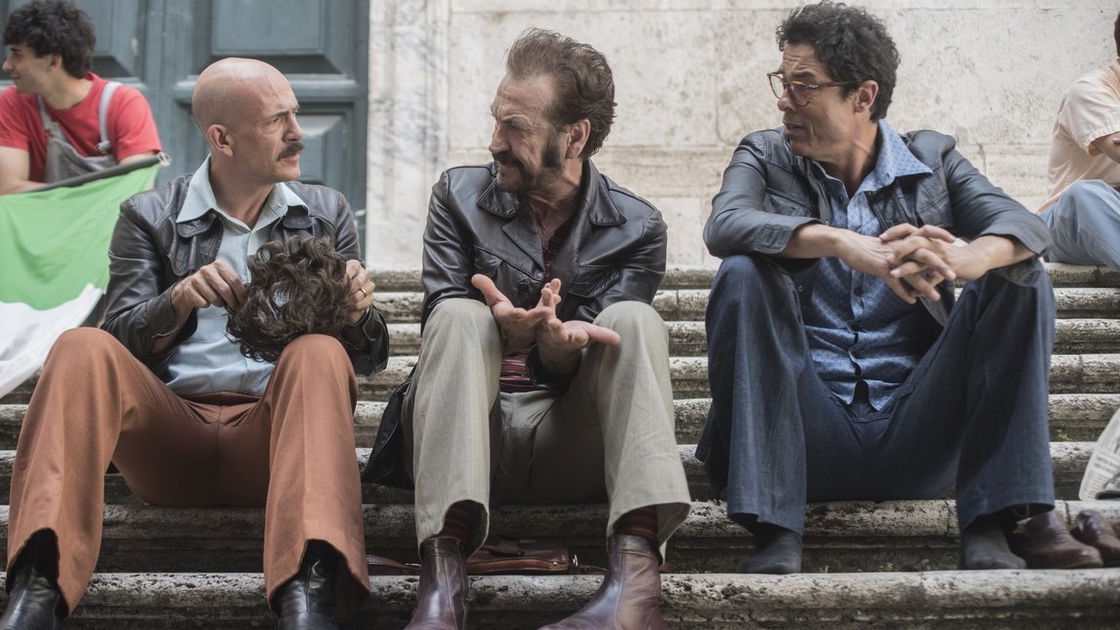 Copertina di Non ci resta che il crimine: dal cast alle location, tutto sul film