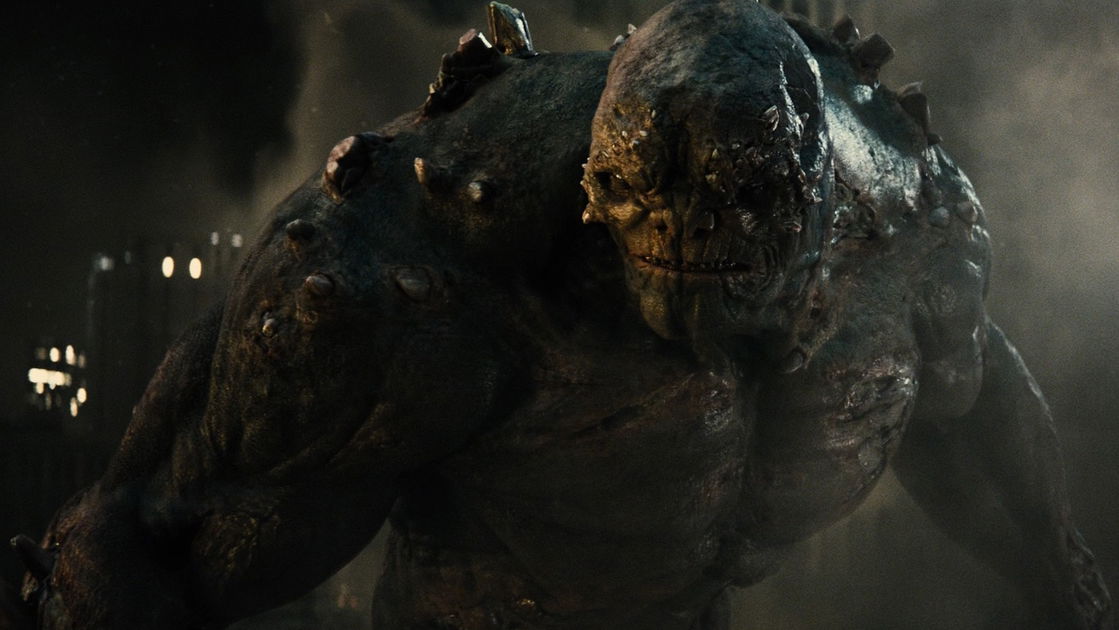 Copertina di Batman v Superman: il vero Doomsday non era presente nel film?