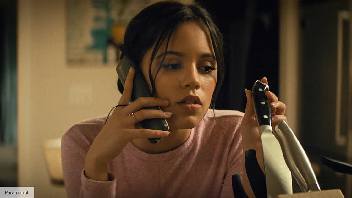 Copertina di Jenna Ortega trollata da Ghostface di Scream