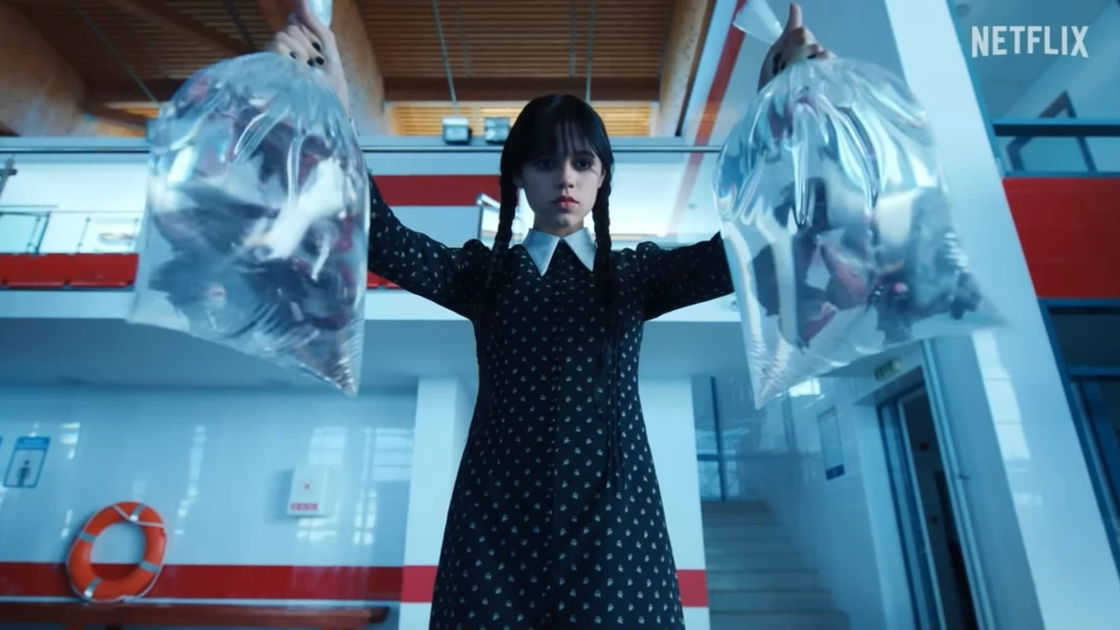 Copertina di Il trailer di Mercoledì, la dark comedy di Tim Burton