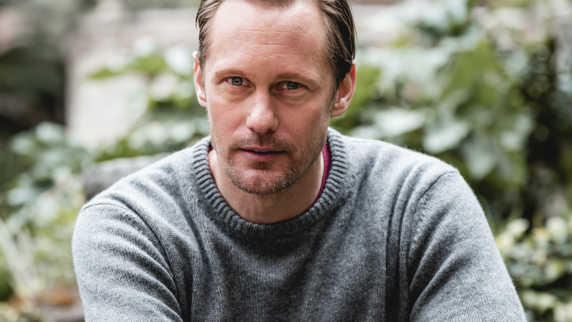 Copertina di Alexander Skarsgård è troppo sexy: a causa del suo fisico viene escluso dai progetti più seri